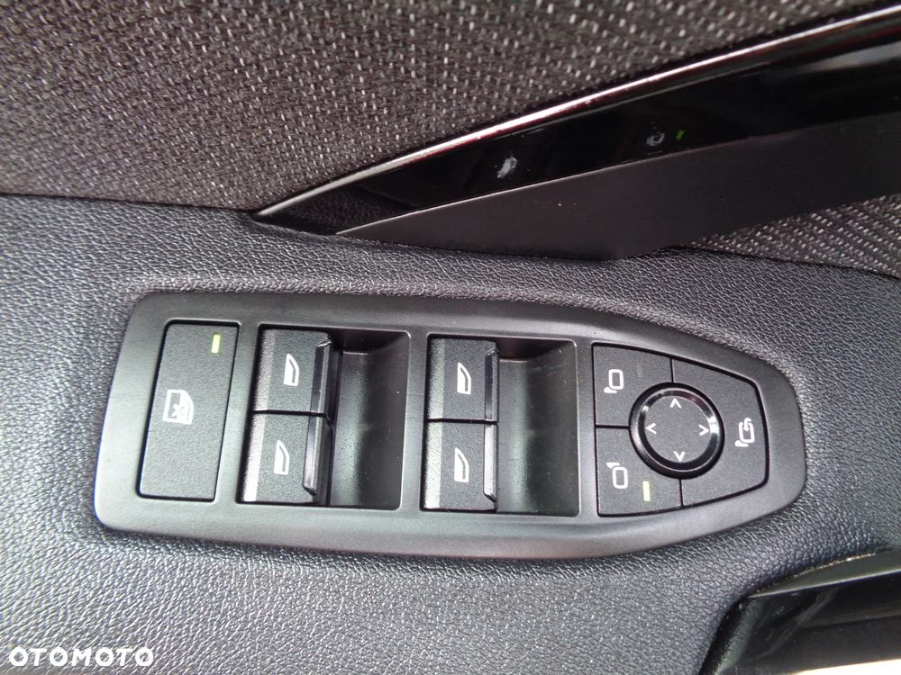 BMW iX1 eDrive20 xLine - 17
