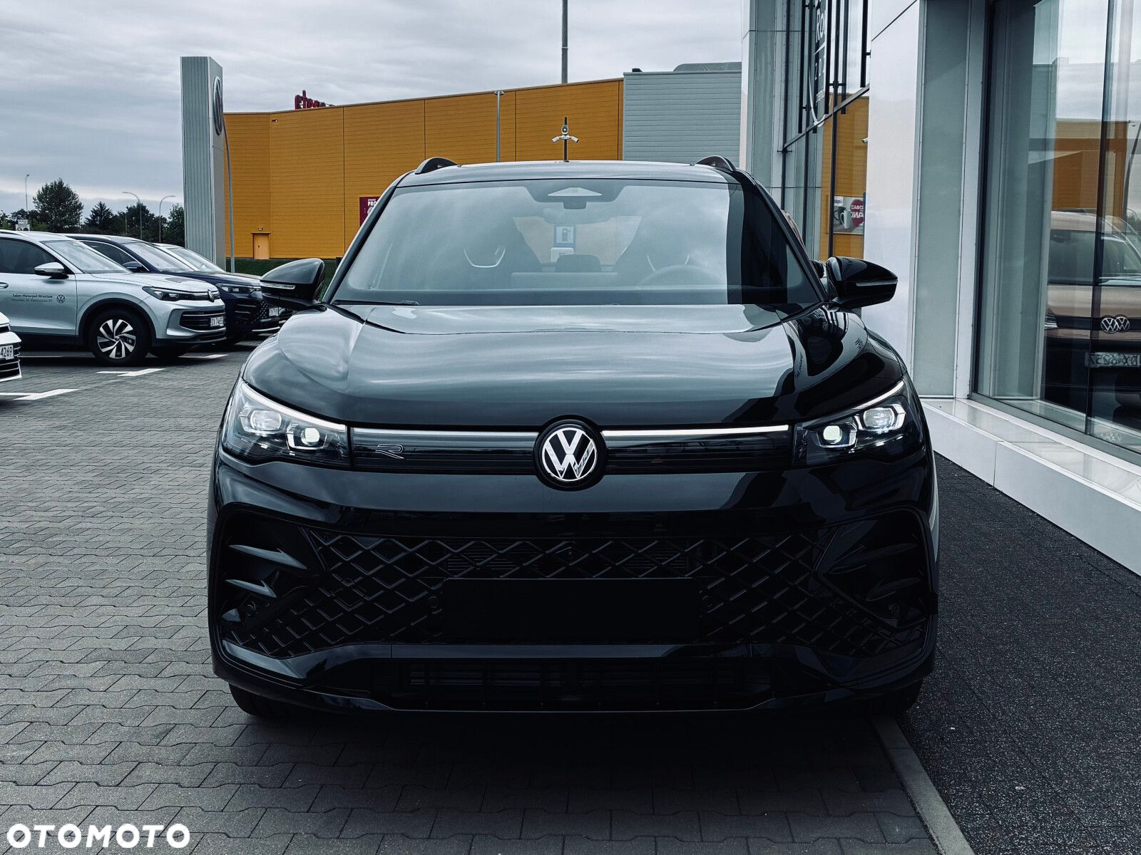Volkswagen Tiguan - 12