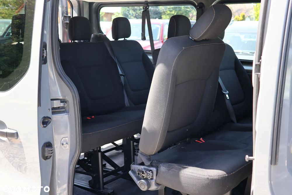 Renault Trafic Grand 1.6 dCi - 12