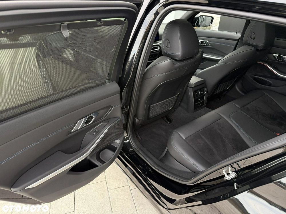 BMW Seria 3 330i xDrive M Sport sport - 26