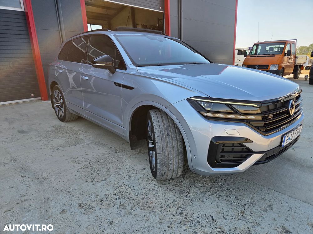 Volkswagen Touareg V6 TDI 4MOTION R-Line - 2