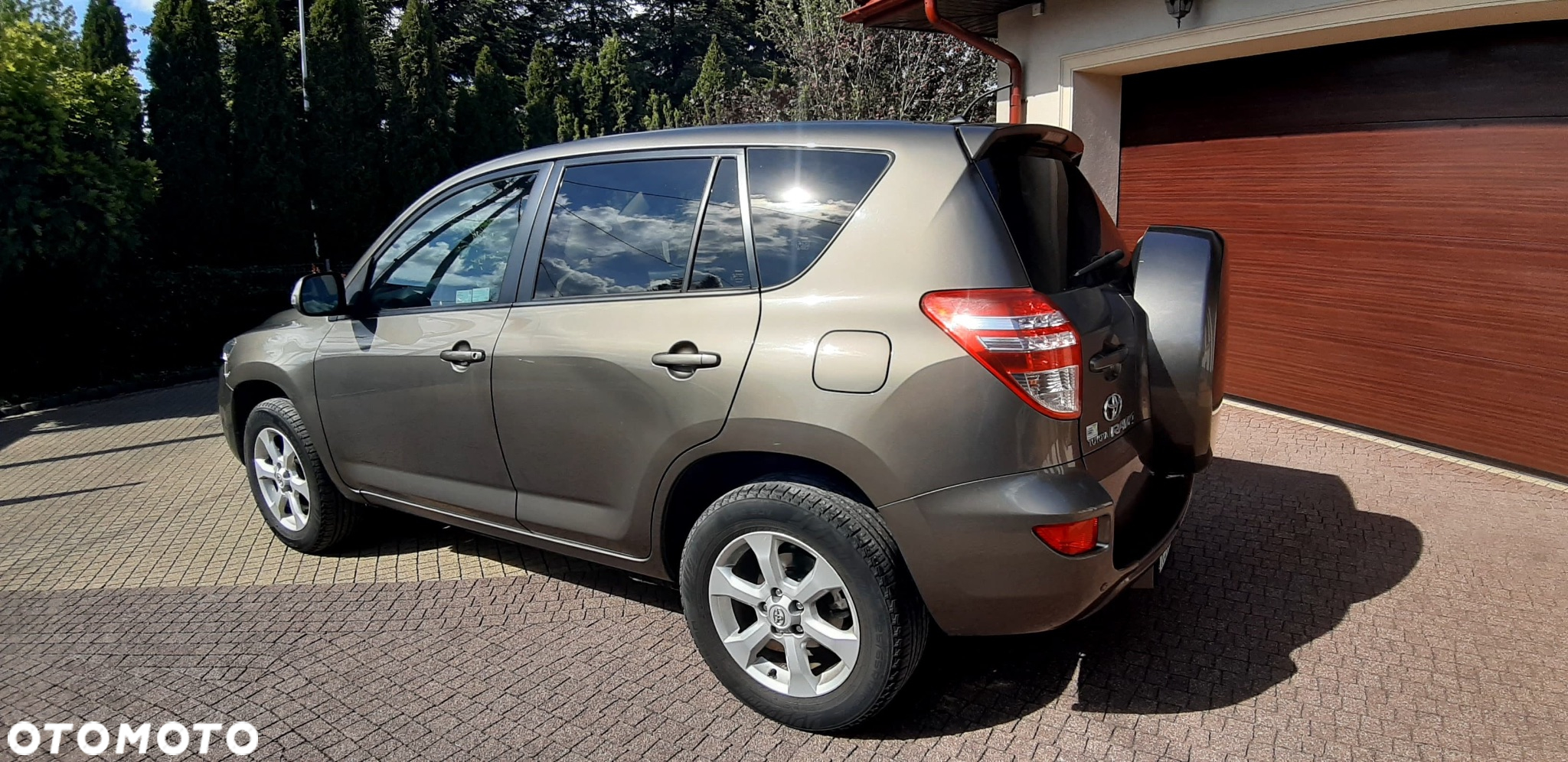 Toyota RAV4 - 8