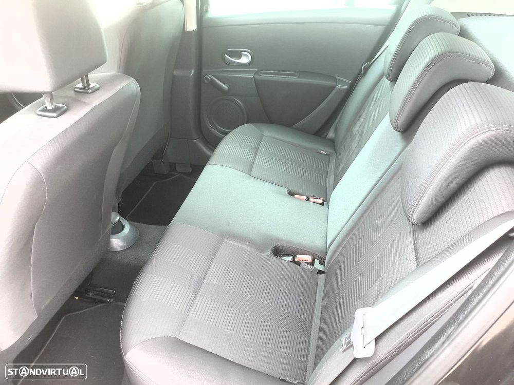 Renault Clio 1.5 dCi Dynamique S - 36