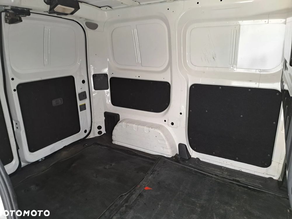 Nissan NV200 - 19