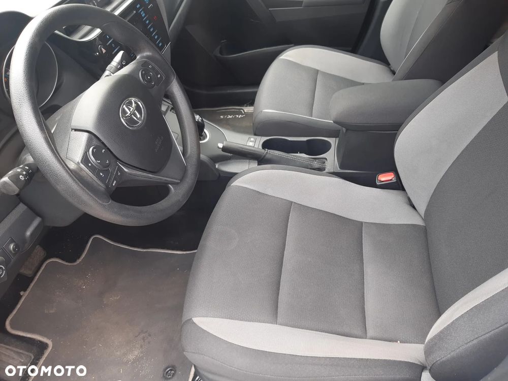 Toyota Auris Hybrid 135 Active - 12