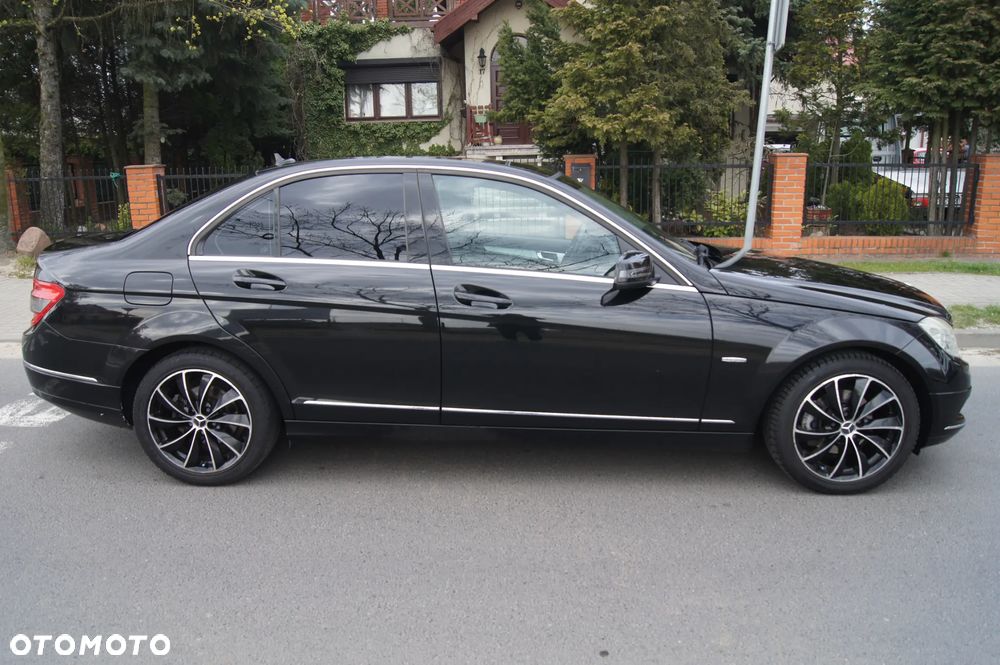 Mercedes-Benz Klasa C 180 Kompressor BlueEFFICIENCY Avantgarde - 8