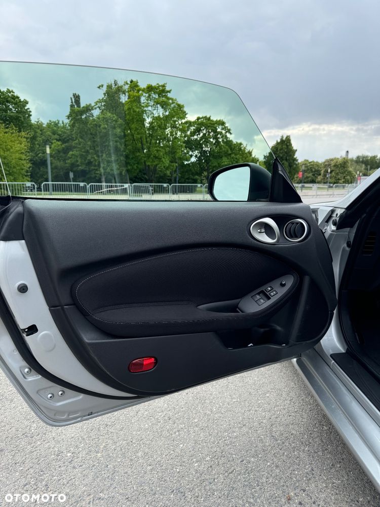 Nissan 370 Z Standard - 10