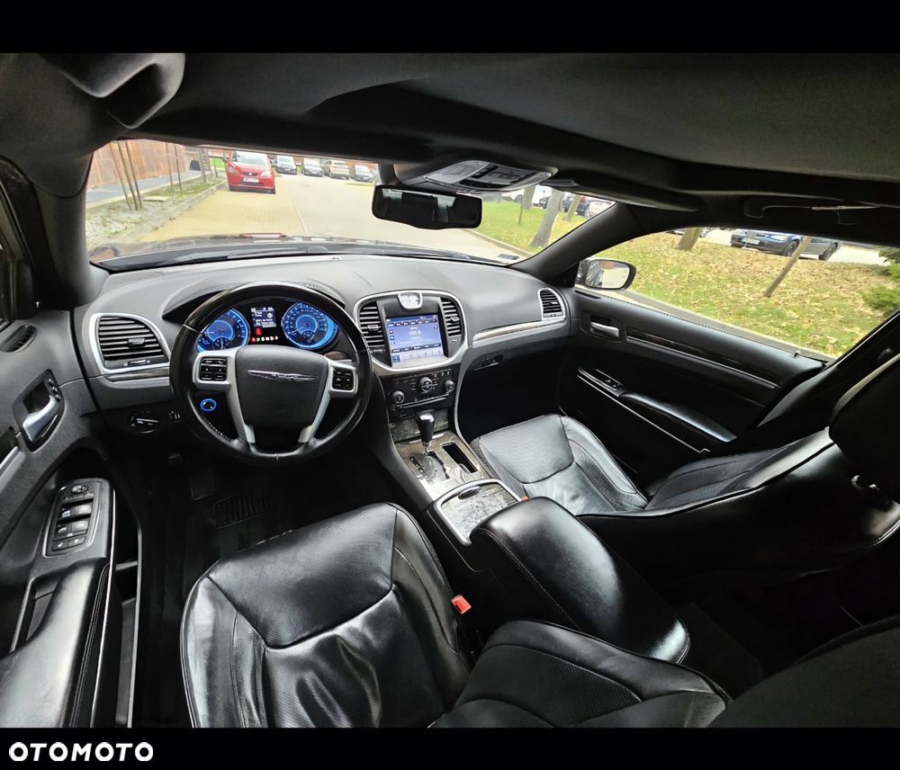Chrysler 300C - 14