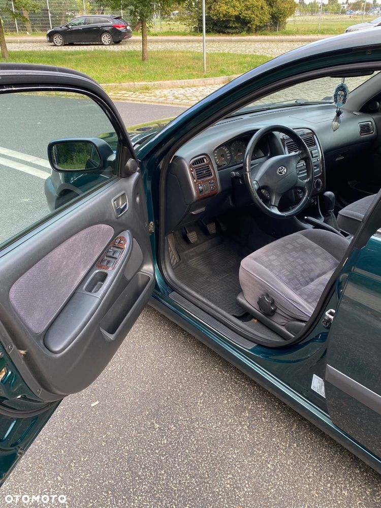 Toyota Avensis Liftback 00-03 - 7