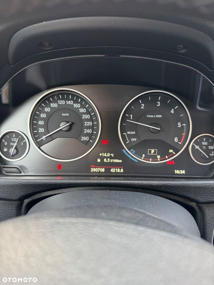 BMW Seria 3 318d Touring - 15