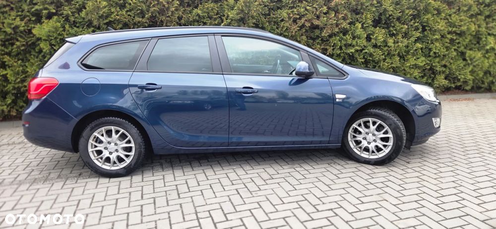 Opel Astra 1.6 Turbo 150 Jahre - 17