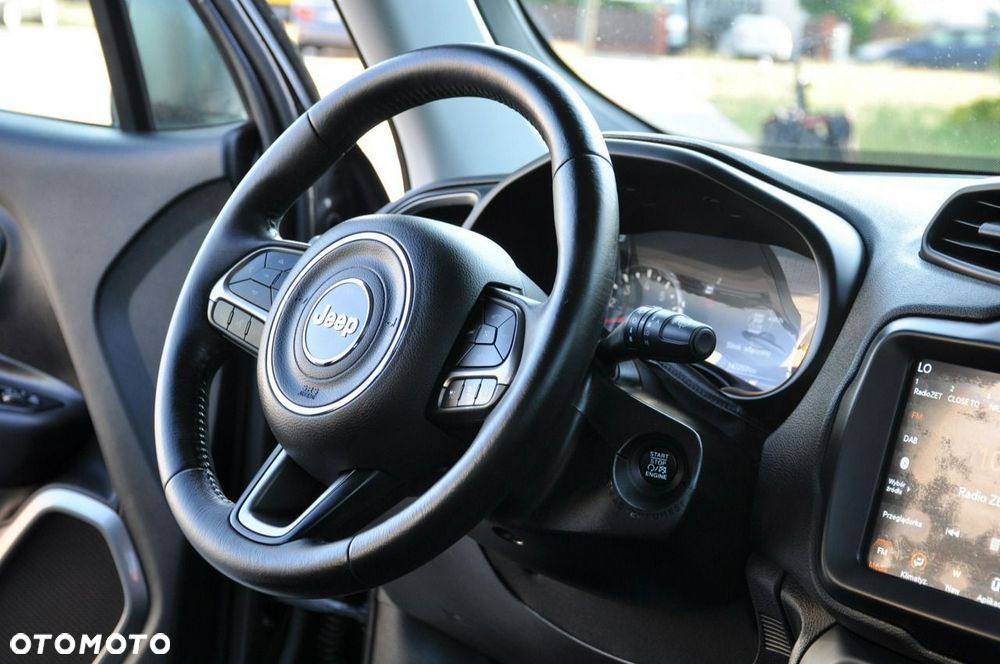 Jeep Renegade - 32