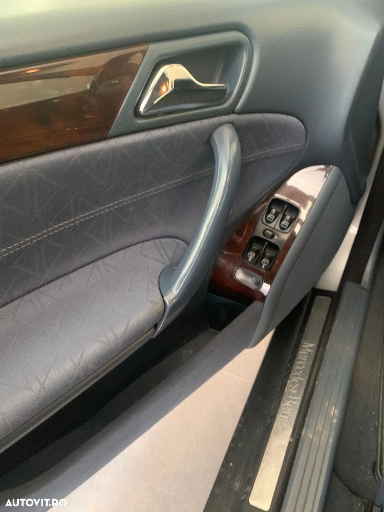 Mercedes-Benz C - 8
