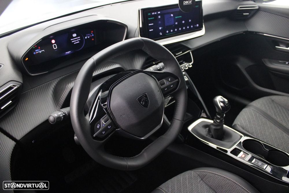 Peugeot 208 1.2 PureTech Allure — fotografia 33