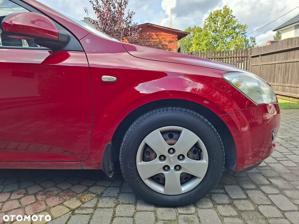 Kia Ceed - 13