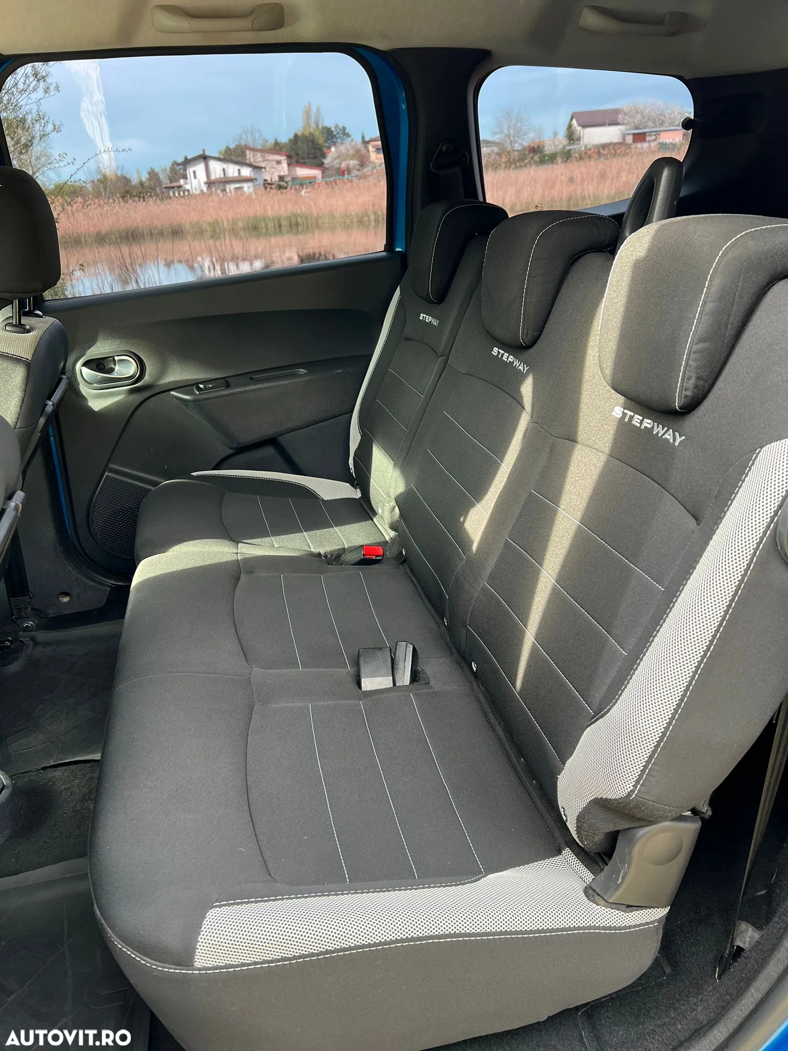Dacia Lodgy 1.5 Blue dCi Stepway - 8