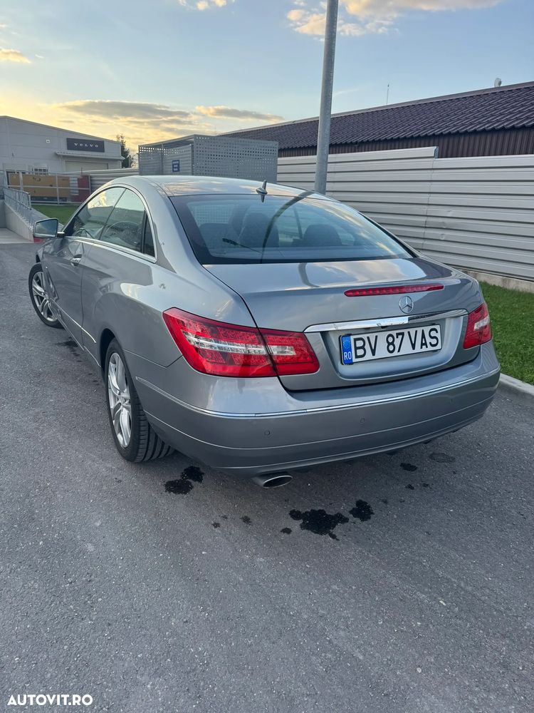 Mercedes-Benz E 220 CDI DPF Coupe BlueEFFICIENCY Automatik Avantgarde - 2