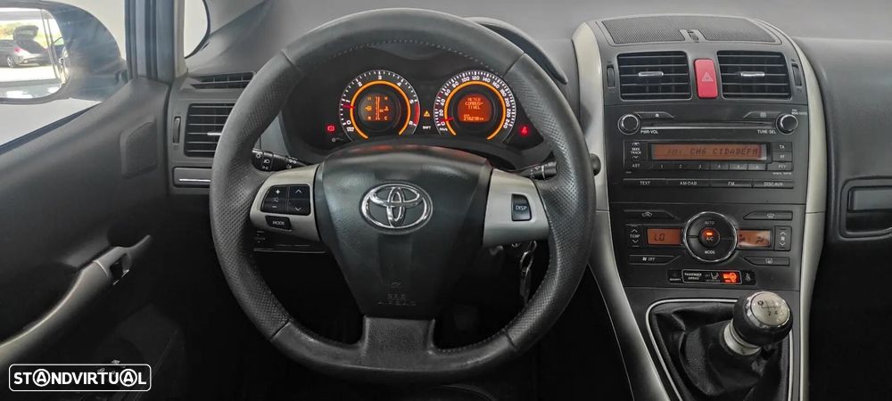 Toyota Auris 1.4 D-4D Sol - 10