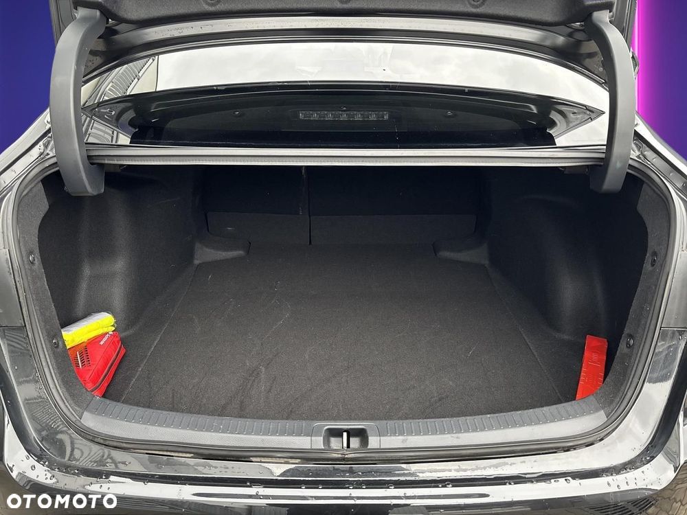 Toyota Corolla 1.8 Hybrid Style - 19