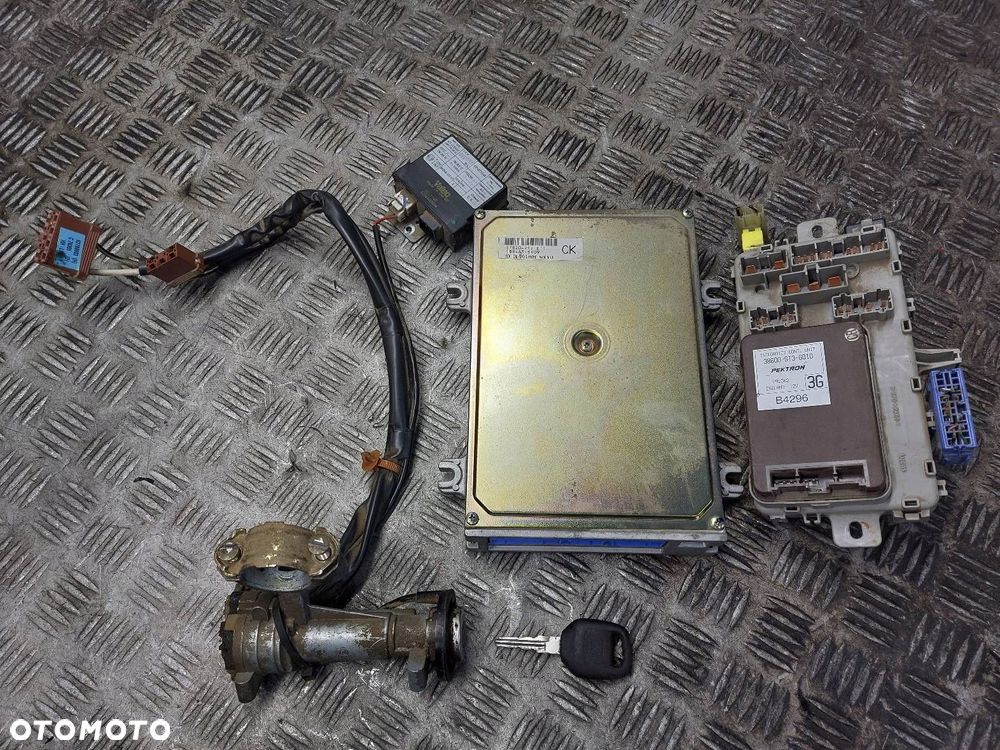 ZESTAW STARTOWY STEROWNIK KOMPUTER ECU HONDA CIVIC VI 1.4 16V 37820-P1J-E11 - 1