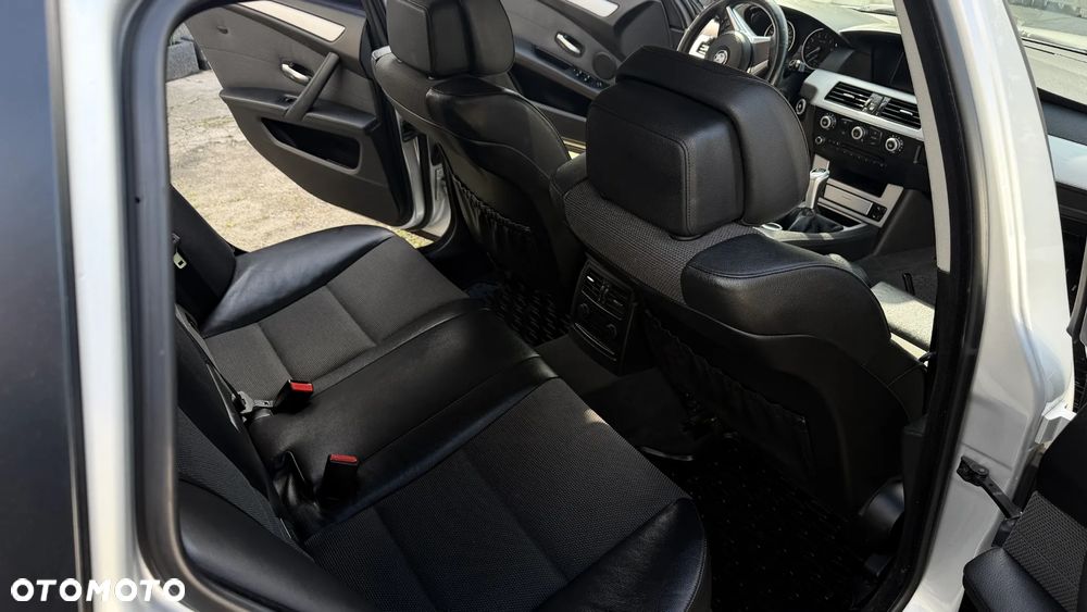 BMW Seria 5 520i - 28