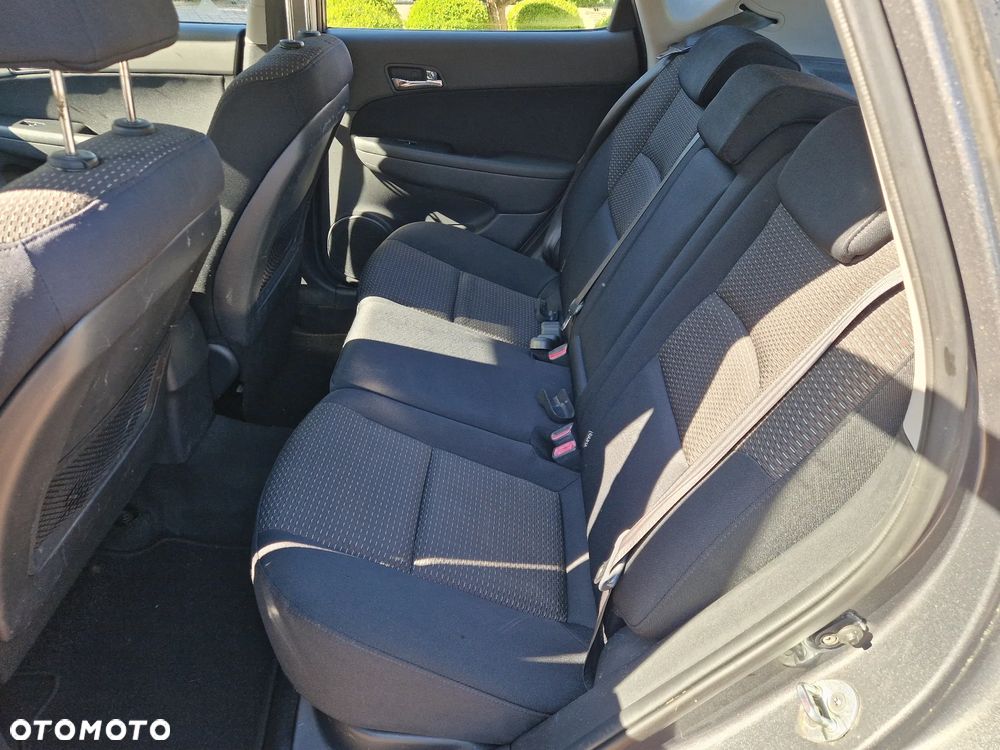 Hyundai i30 1.6 Comfort - 10
