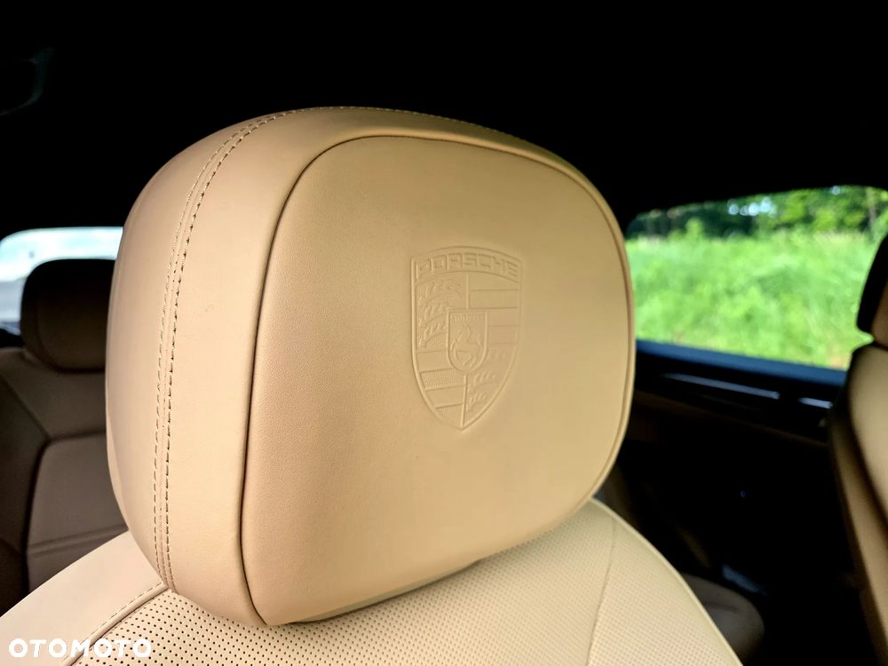 Porsche Cayenne E-Hybrid Platinum Edition - 16