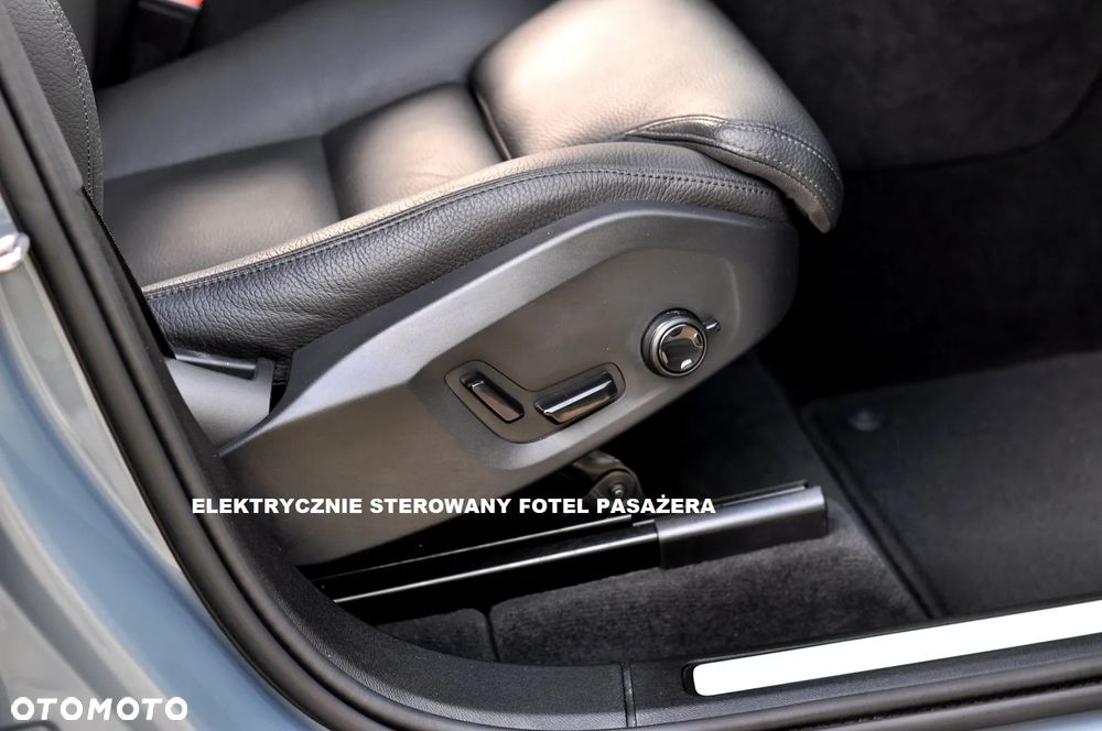 Volvo XC 60 B4 D Plus Dark - 19