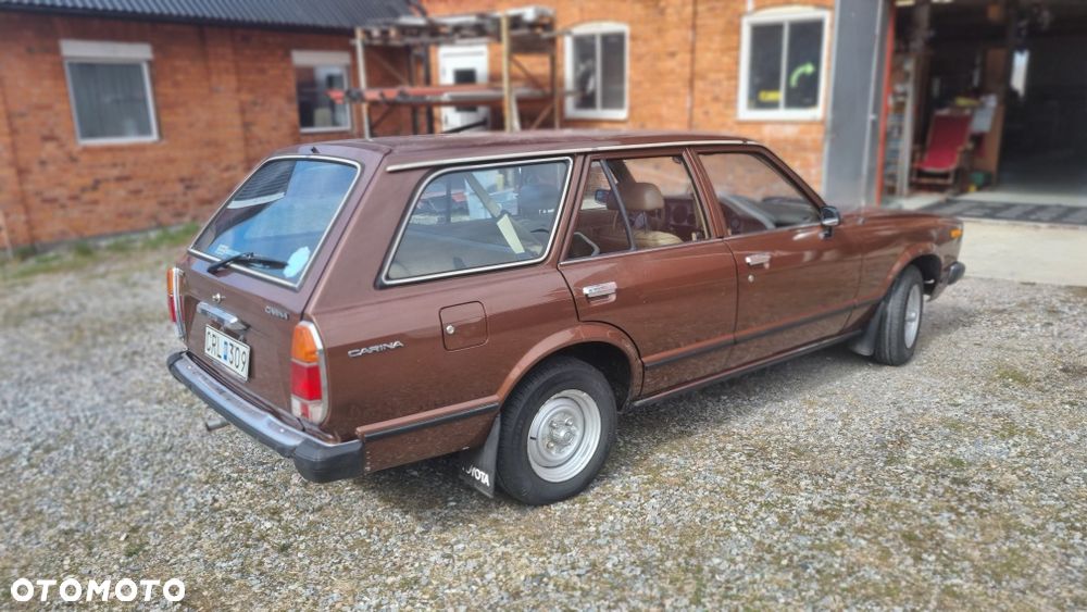 Toyota Carina - 5