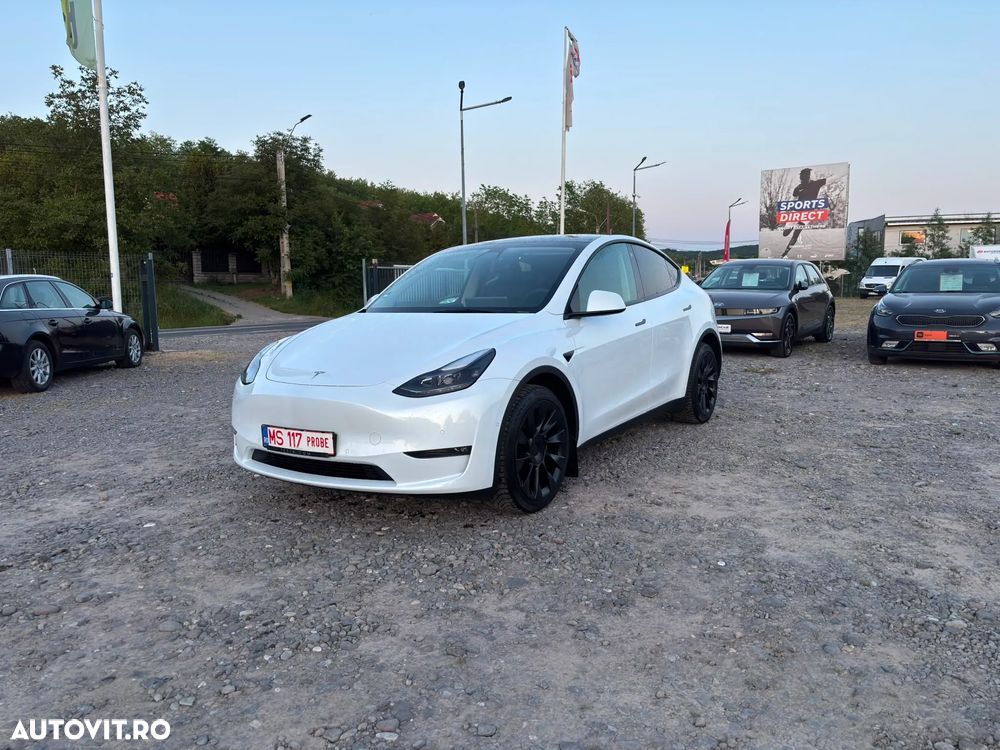 Tesla Model Y Long Range Dual Motor AWD - 1