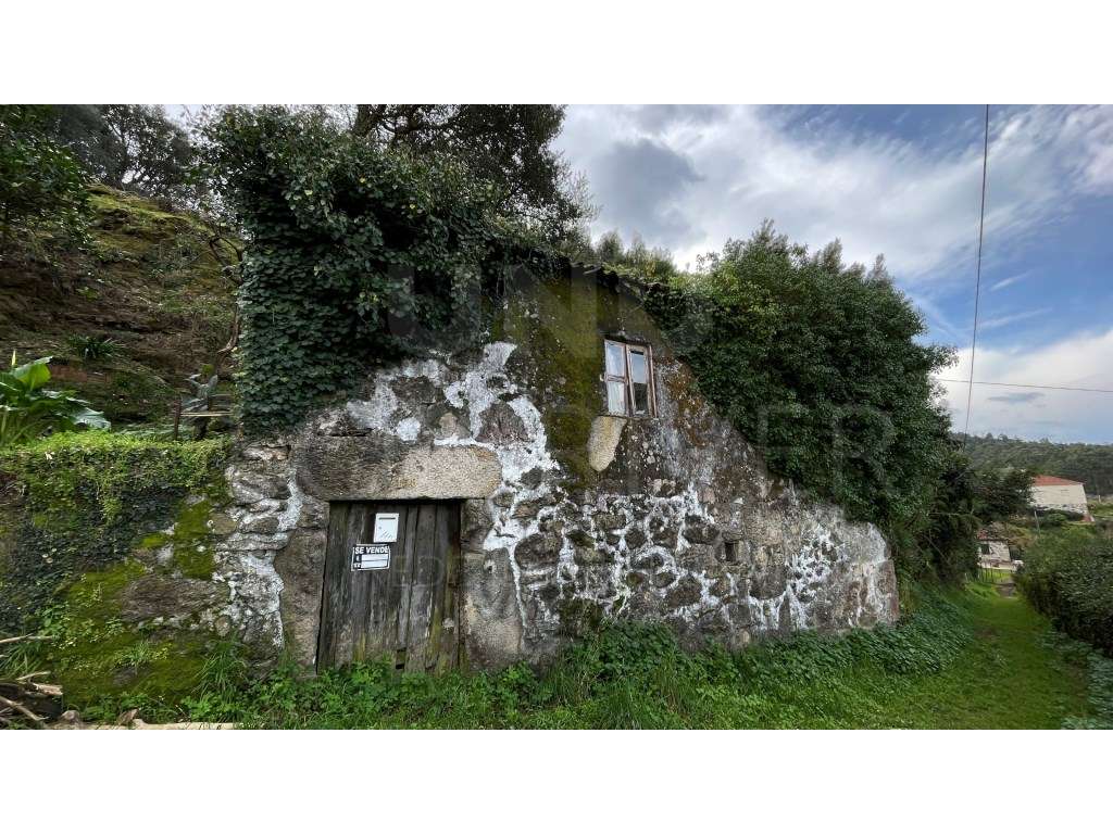 Moradias em ruína em Cerdal, VALENÇA - Grande imagem: 2/9