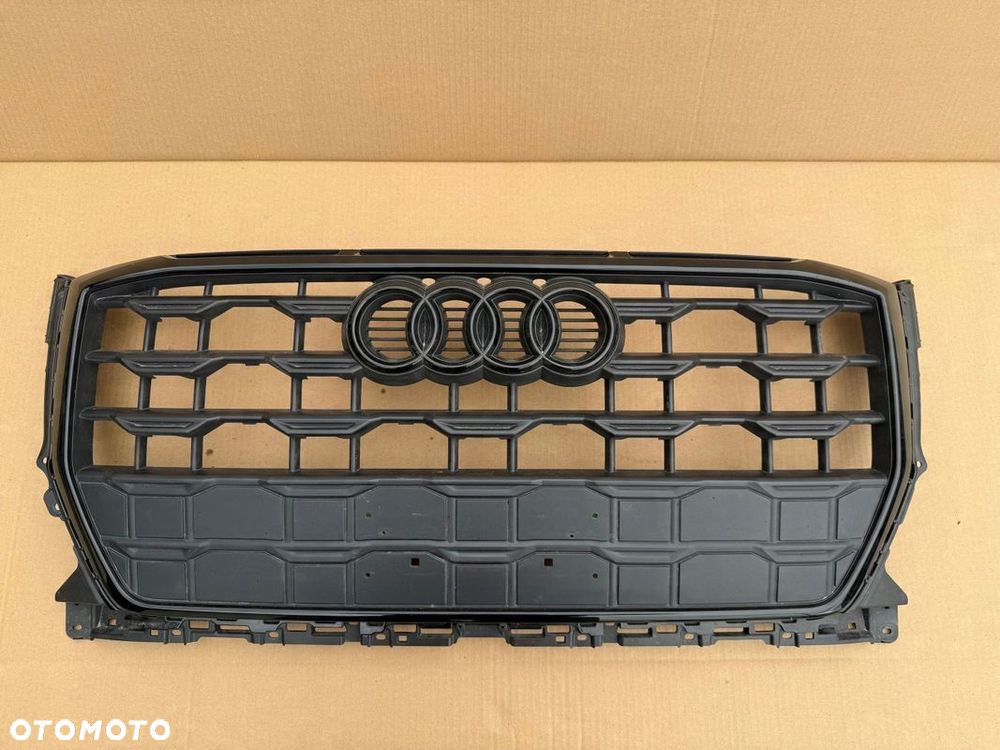 GRILL ATRAPA AUDI Q2 S-LINE 81A ORYGINAŁ SUPER STAN - 1