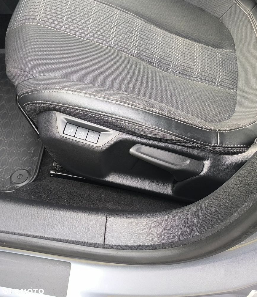 Peugeot 308 - 13