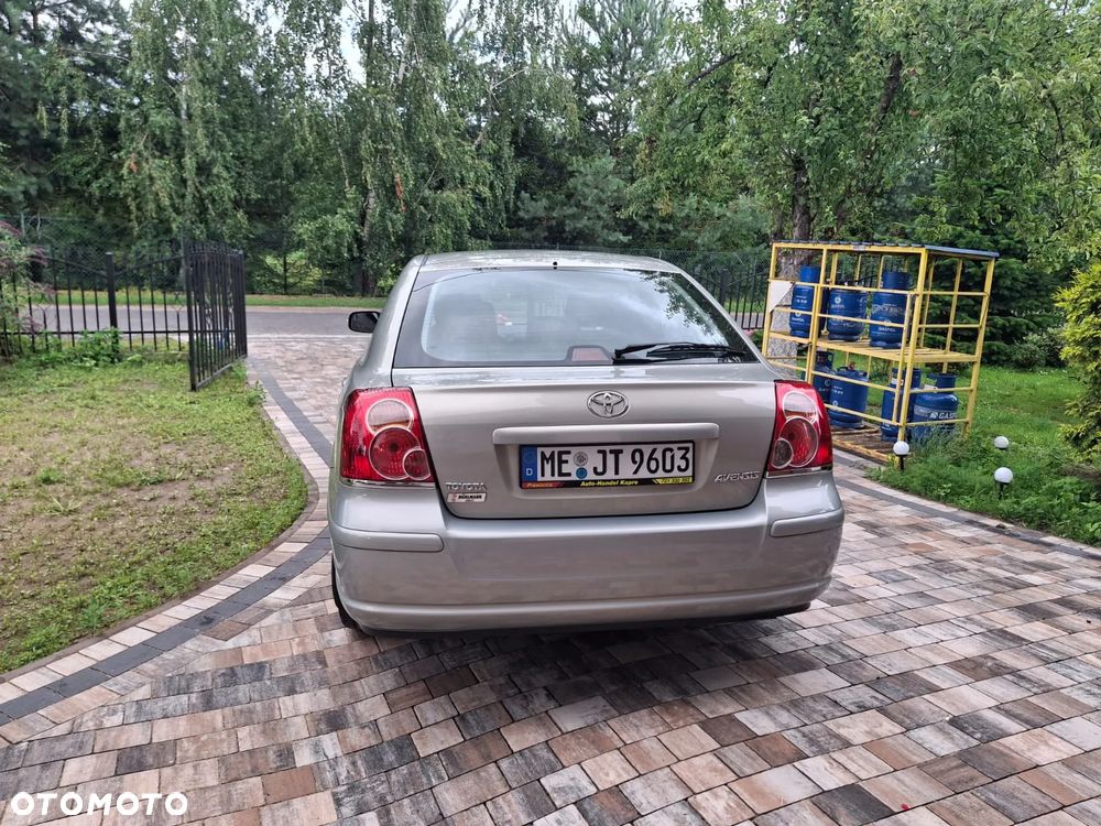 Toyota Avensis 1.8 VVT-i Executive - 6