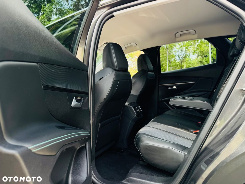 Peugeot 3008 BlueHDi 130 Stop & Start EAT8 Allure - 29
