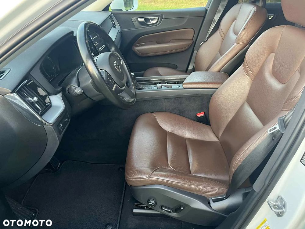 Volvo XC 60 - 8