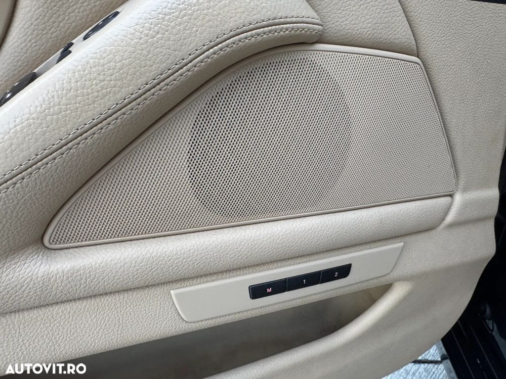 BMW Seria 5 520d Aut. Luxury Line - 32