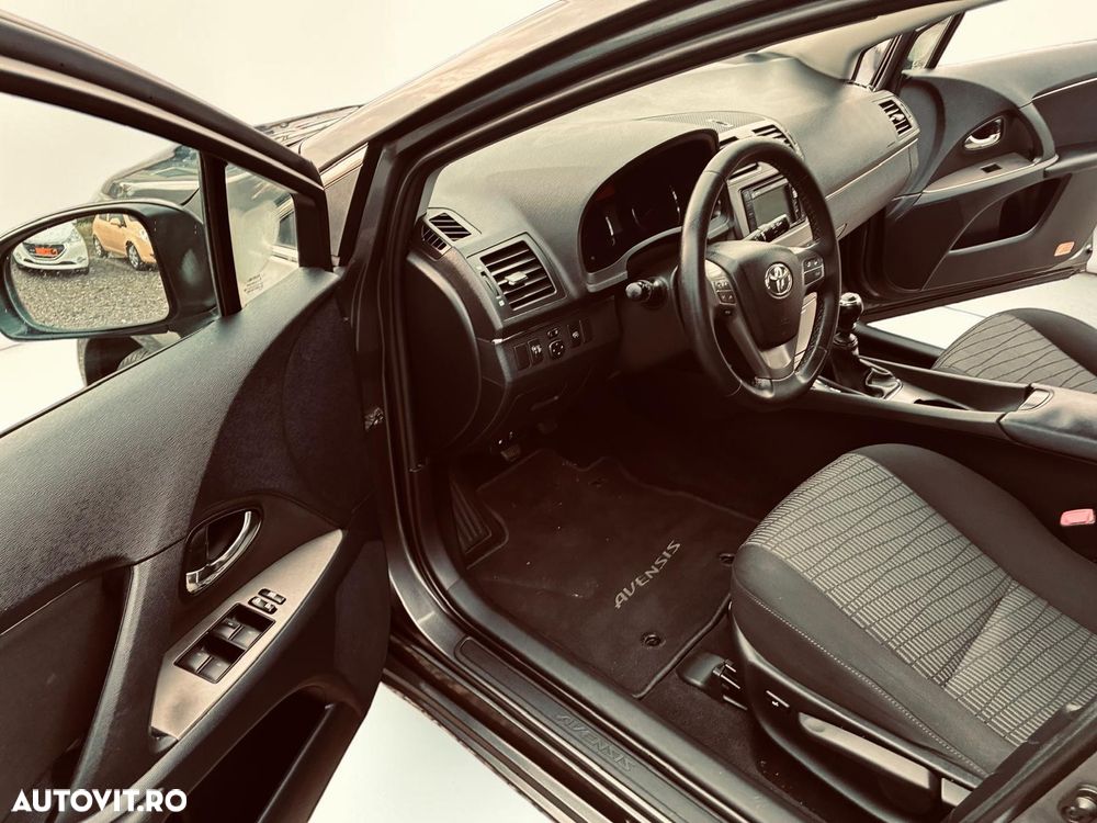 Toyota Avensis 1.6 Executiv - 5