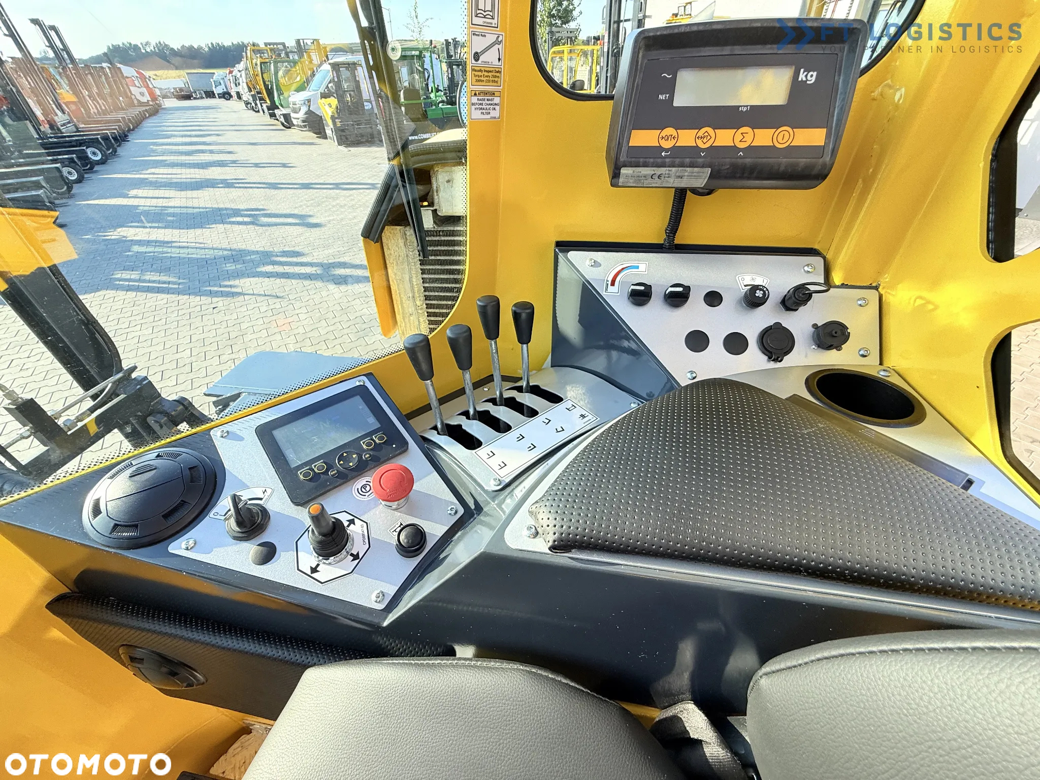 Combilift C5000 / DIESEL / TRIPLEX 6000MM / WOLNY SKOK / POZYCJONER WIDEŁ / WBUDOWANA WAGA / OGRZEWANIE / PEŁNA KABINA / STAN IDEALNY / zeroka oferta wózków czterokierunkowych i bocznych, dopasowanych do różnorodnych potrzeb i zastosowań - 38