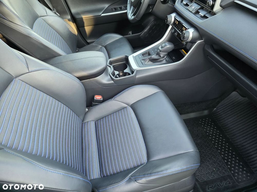 Toyota RAV4 Hybrid Selection 4x2 - 17