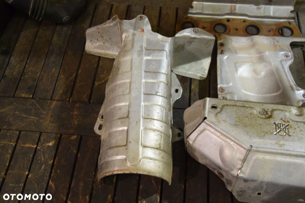 Osłona osłony katalizatora KOMPLET 1.4 1.6 VTi Peugeot 207 307 Citroen C3 C4 - 3