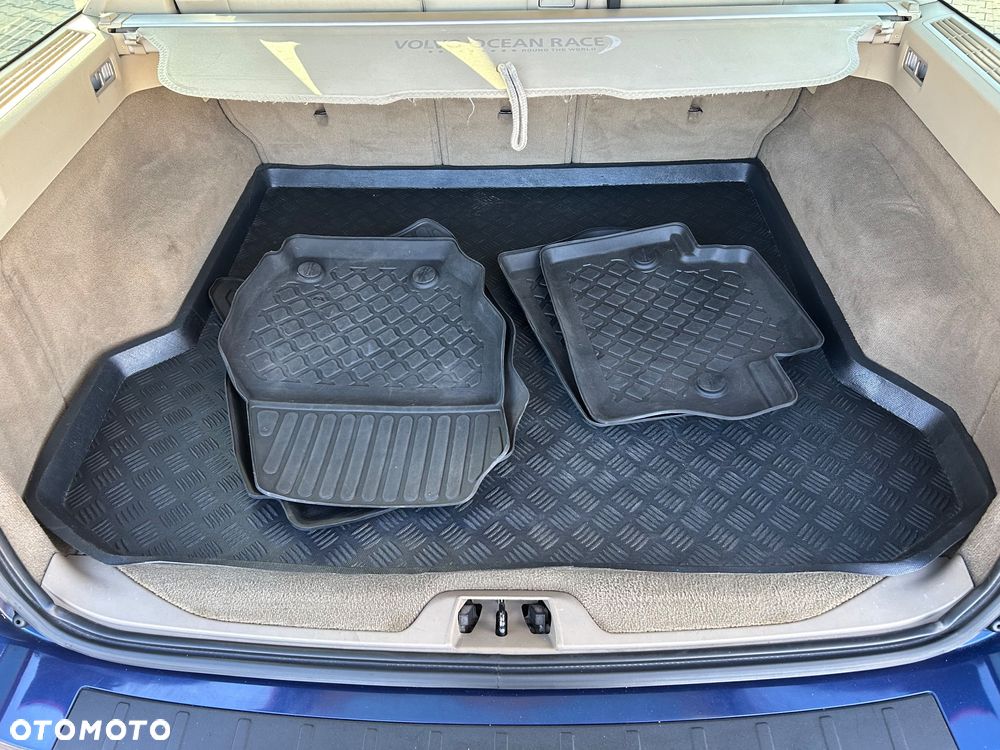 Volvo V70 D3 Ocean Race - 37