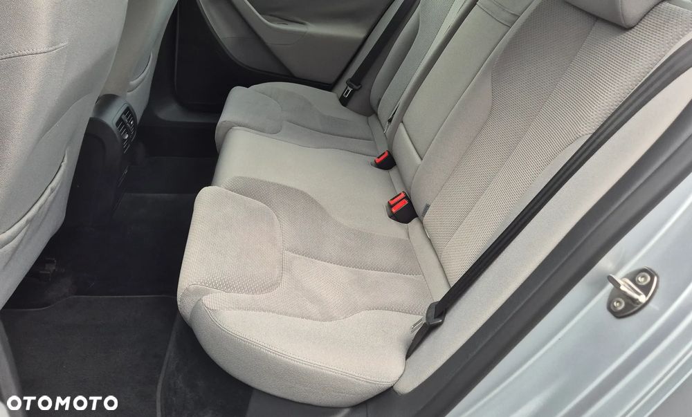 Volkswagen Passat 2.0 FSI Comfortline - 20