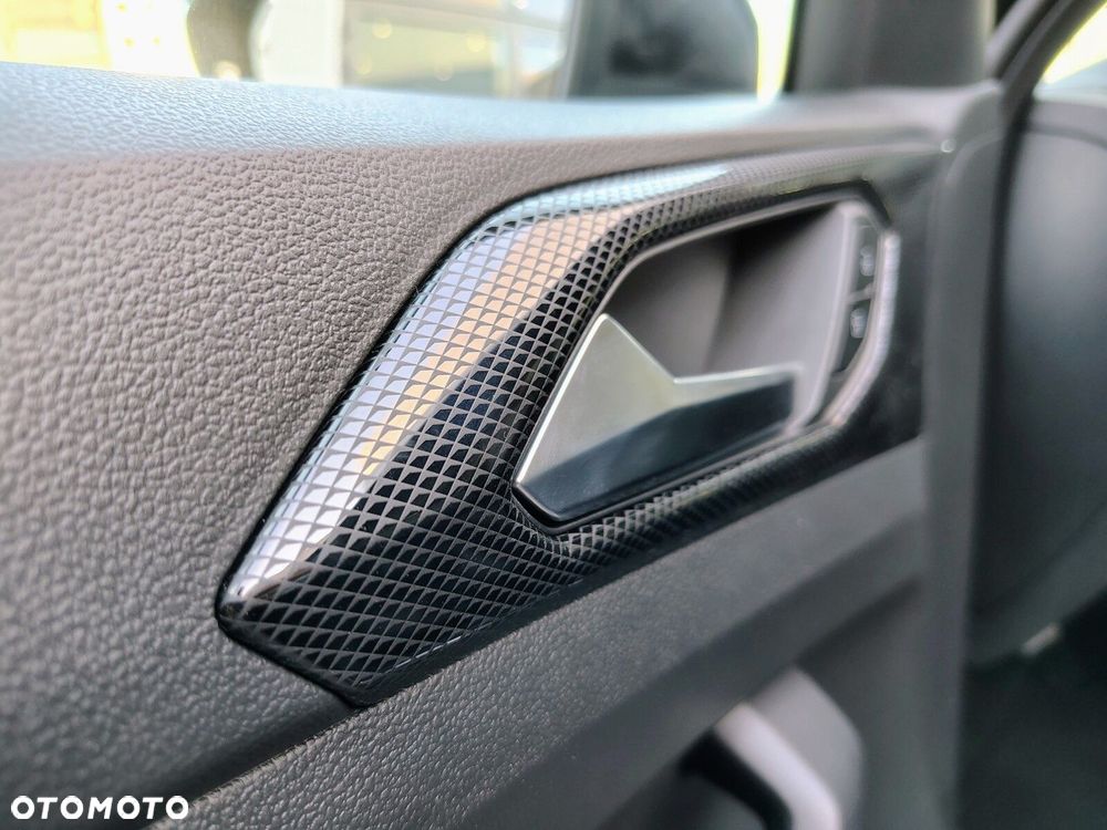 Volkswagen T-Cross - 17