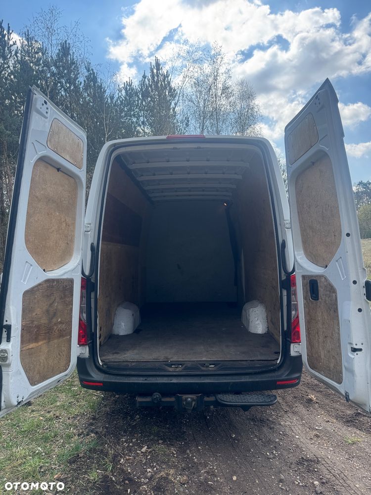 Mercedes-Benz Sprinter - 5