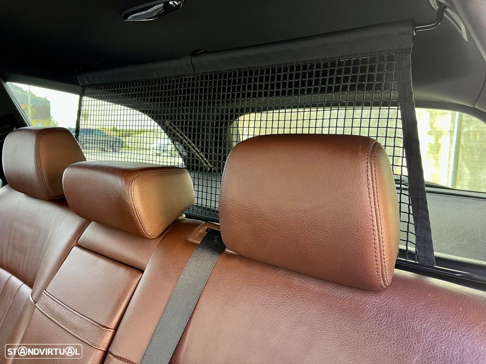 Mercedes-Benz E 300 Bluetec Hybrid Avantgarde - 20