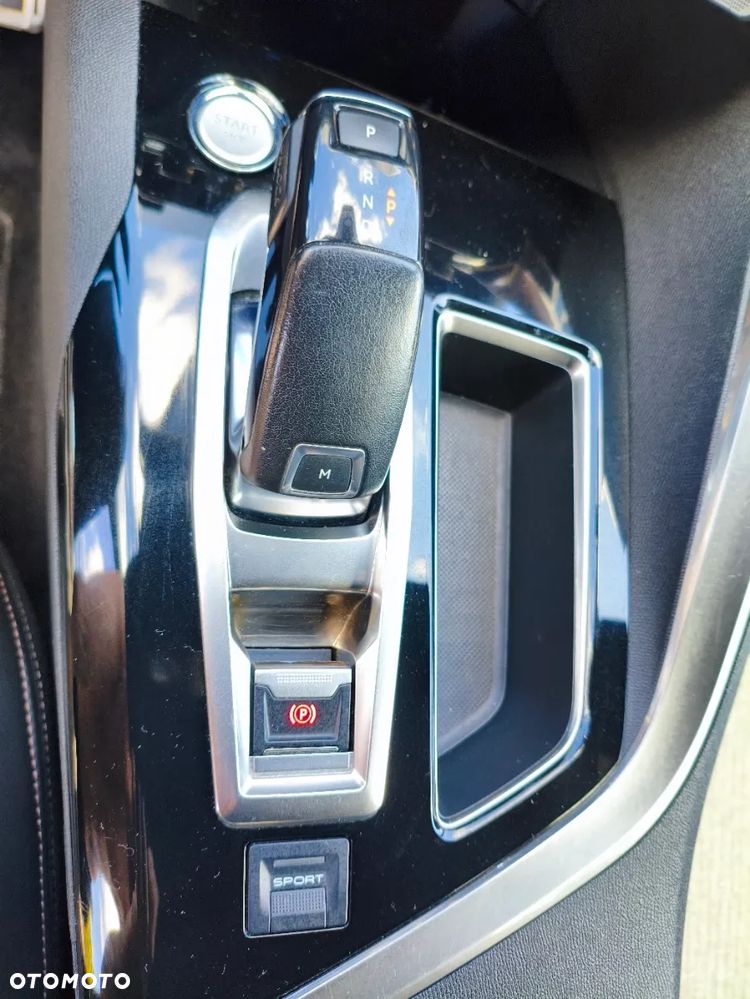 Peugeot 3008 PureTech 130 Stop & Start EAT6 Allure - 17