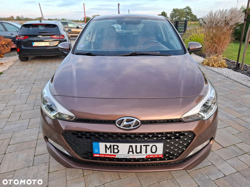 Hyundai i20 1.2 YES Gold - 32
