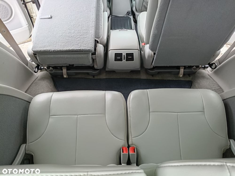 Chrysler Pacifica - 13