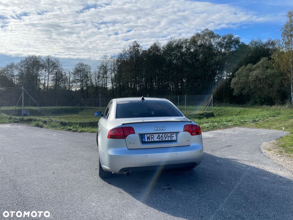 Audi A4 Limousine - 5